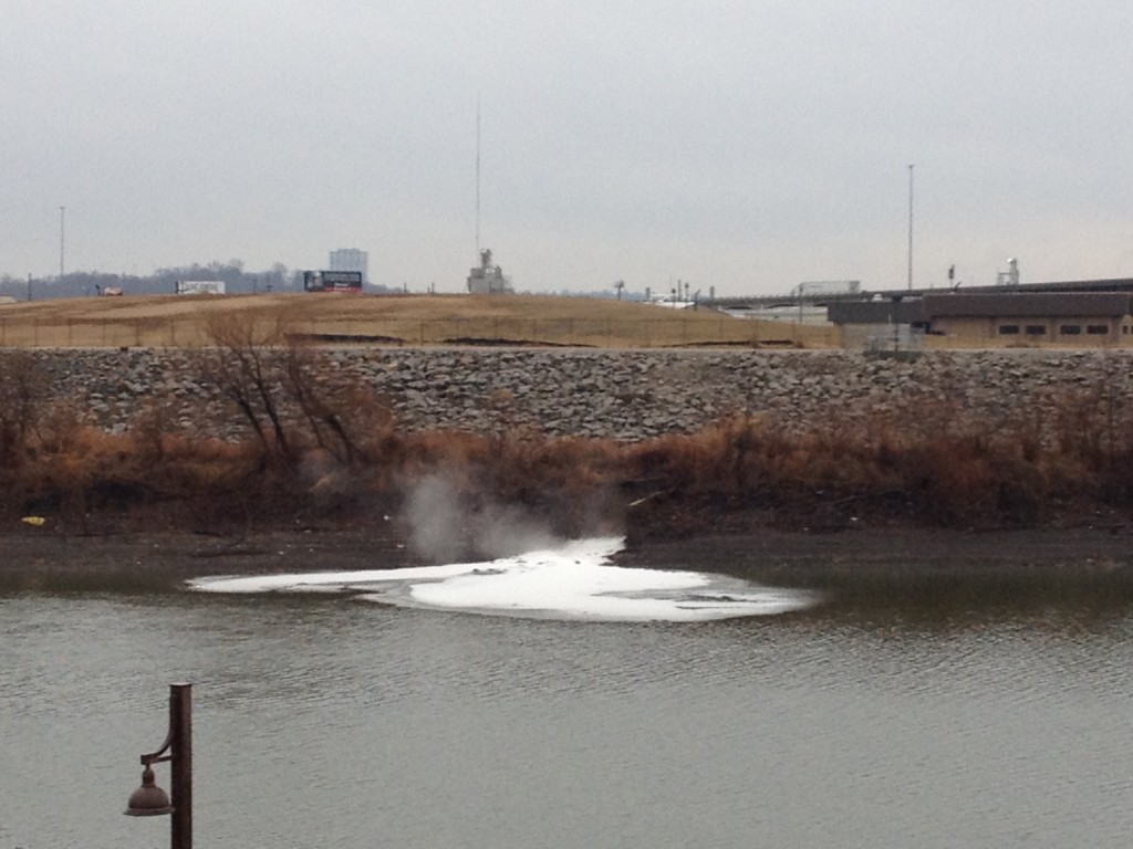 kck sewage overflow across from kaw point.JPG